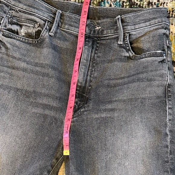 Mother the swooner ankle chew in the scene of the crime - Picture 5 of 9